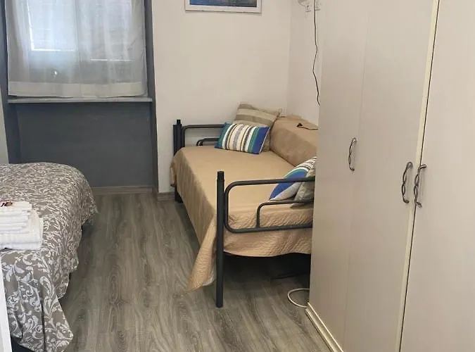 Гостьовий будинок La Perla Del Golfo 3*