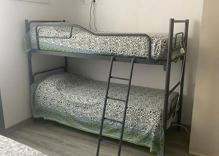 La Perla Del Golfo Гостьовий будинок 3*